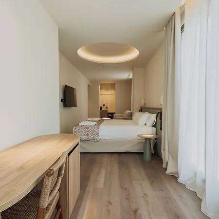 호텔 Malvarrosa Plaza By Intelier 4*